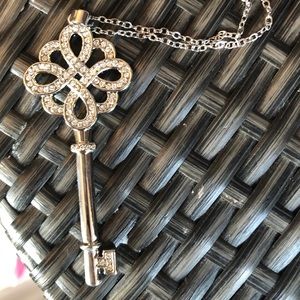 Keys knot Pendant necklace
